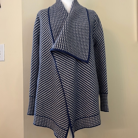 Southern Tide Women’s Sweater XS – Blue & White Wrap Merino Wool & Cashmere - Picture 2 of 12